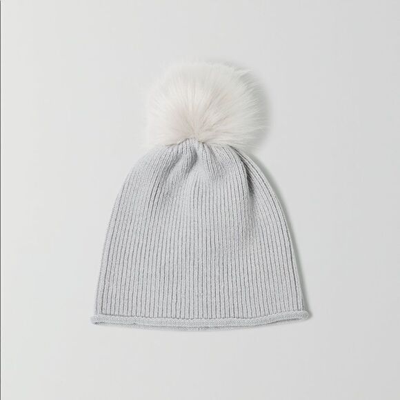 ⭐️HOST PICK⭐️ Main Character Grey Elana Beanie - Picture 4 of 6